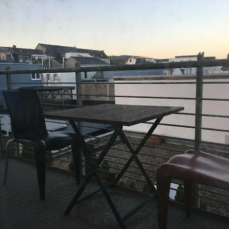 Apartment Apartment *