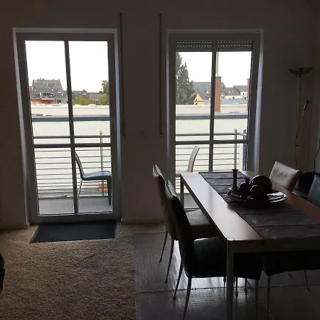 Apartment Apartment *