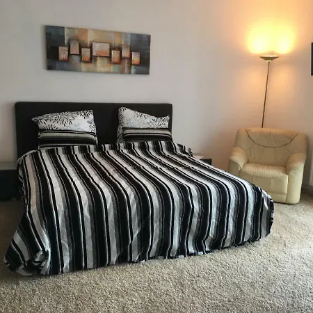 Apartment Apartment *